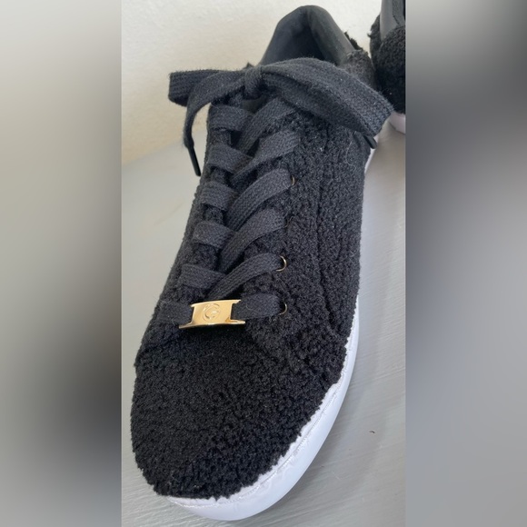 GBG LOS ANGELES GUESS FAUX SHEARLING LACE UP SNEAKERS, BLACK, EUC, SZ 8 - Picture 15 of 15